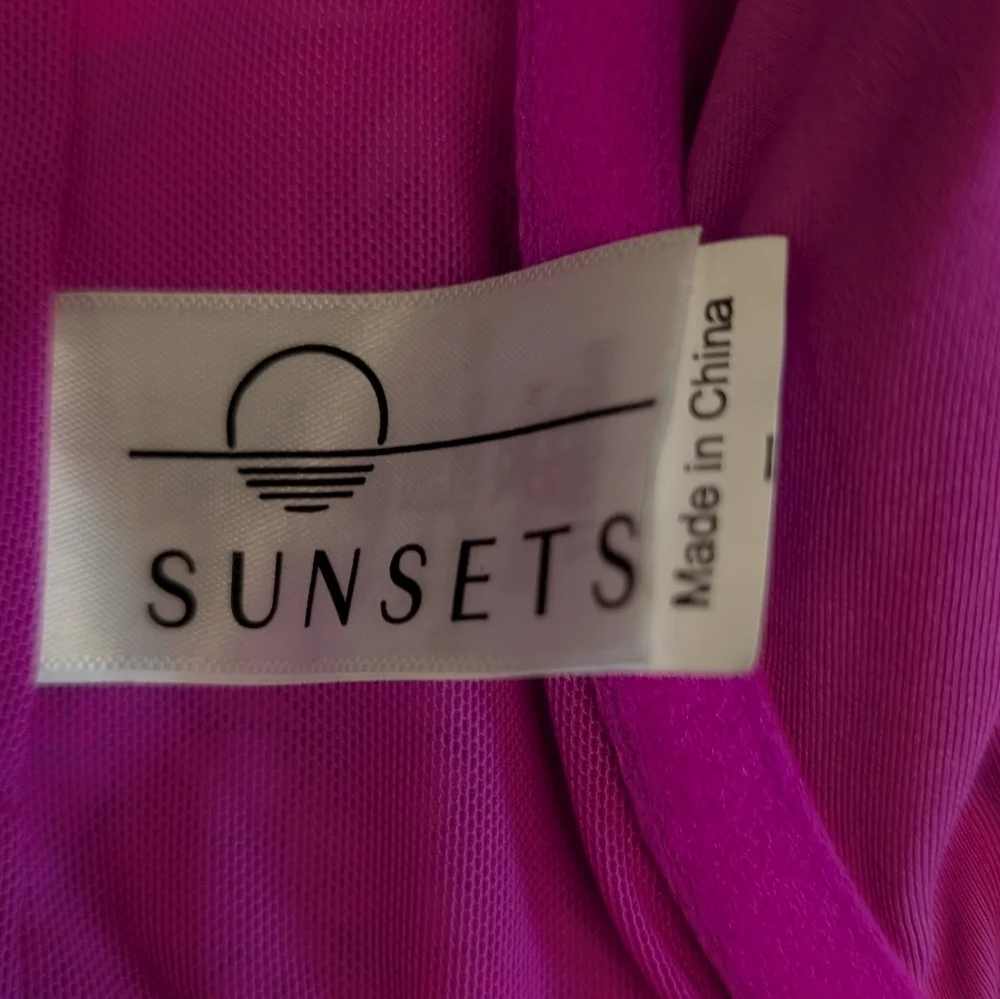 Sunsets Marrakesh Kauai Keyhole 40DD NWT